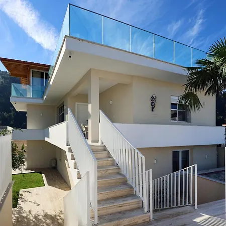 Mimani 2 Villa
