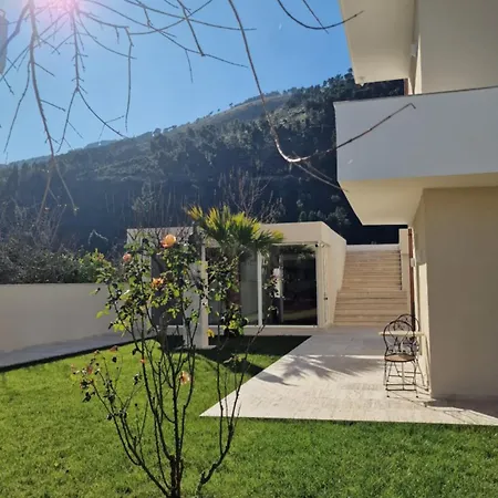 Mimani 2 Villa