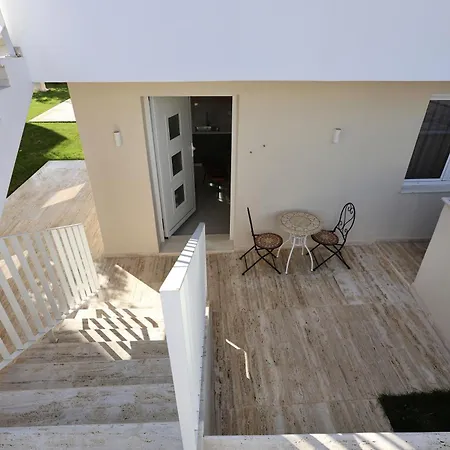 Mimani 2 Villa